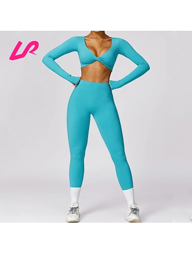 Get seamless comfort and style with our leggings and crop top set.